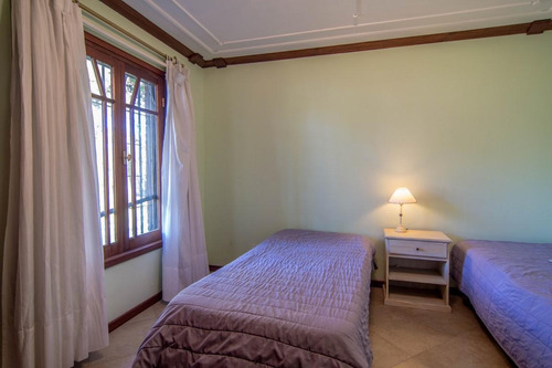 Imagen 27 de 29 de Casa En Venta Sobre Golf- 5 Ambientes - Zona Alamos - Pinamar