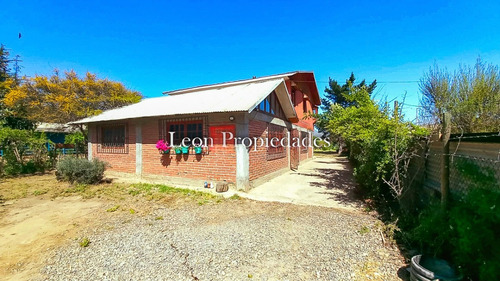 Leon Propiedades Vende Casa En Sitio En Sector Lo Águila.