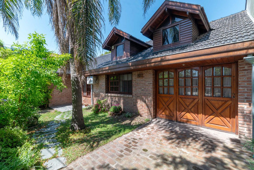 Casa En Venta 4 Amb Cochera,jardin,pileta Quilmes
