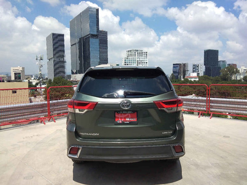 Imagen 4 de 14 de Toyota Highlander 2018 Limited Pr V6/3.5 Aut