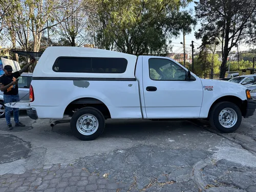 Ford F-150 4.2 Xl V6 Mt 2006
