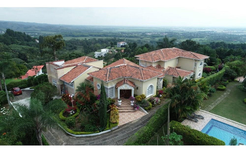 Casa  Campestre Colinas De Miravalle Con Espectacular  Vista Hacia La Ciudad