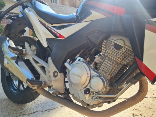 Imagen 5 de 8 de Honda Cb250