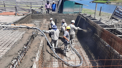 Imagen 2 de 9 de Constructora Pileta Piscina De Hormigón Llave En Mano