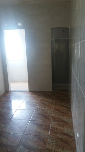 Casa Com Sala 2 Quartos Cozinha Banheiro Corredor E Uma Area