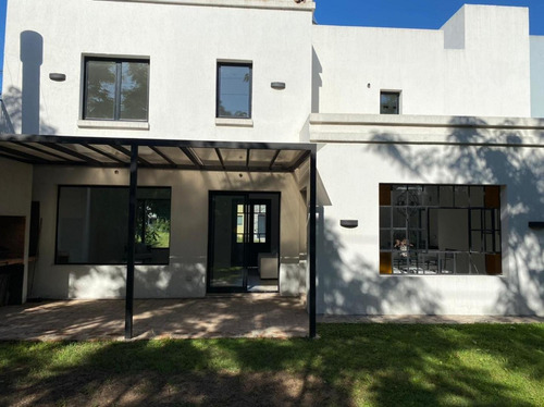 Imagen 22 de 24 de Casa En Venta En Barrio Hudson Chico