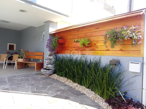 Casa Em Hípica Com 3 Dormitórios - Lu431333