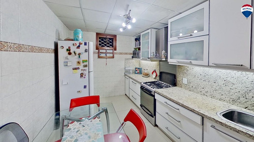 Venta Ph 4 Amb Con Patio Y Parrilla En Avellaneda.