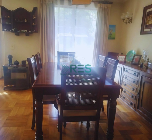 Casa En Venta De 4 Dorm. En Las Condes