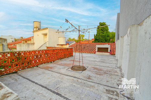 Casa Chalet En Venta En Beccar 5 Ambientes Con Dependencia De Servicio