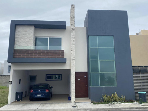 Imagen 1 de 17 de Lomas Del Mar, Casa En Renta Con Jardín, Terraza Y Cuarto De Servicio