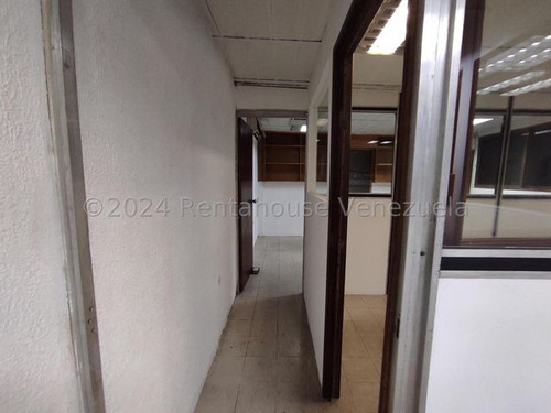 Galpon Urb. Miranda # 25-16257 Mn Caracas - Sucre