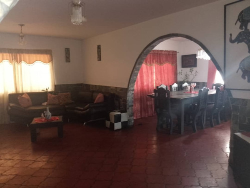 Global Vende Casa Y Galpón, Sector El Sisal, Guacara.