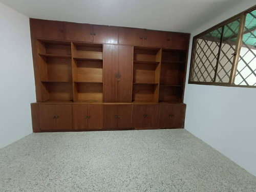 Anexo En Alquiler, Uso Comercial, Urbanizacion Horizonte