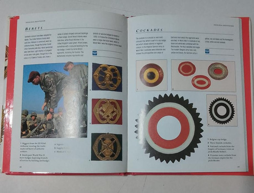 Insignias Militares Military Insignia Art Book Tapa Dura (Usado)