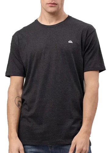 Remera Quiksilver Manga Corta Hombre Essentials Embroidery