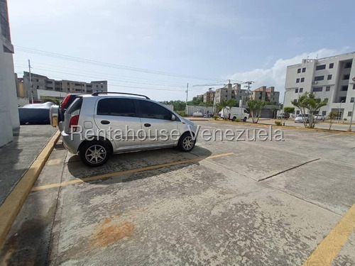Luis Quiroz Vende Apartamento Paraparal Los Guayos 65 Mtrs2 Piso Bajo Pozo A/a Vigilancia 24/7 Lq 25-23330