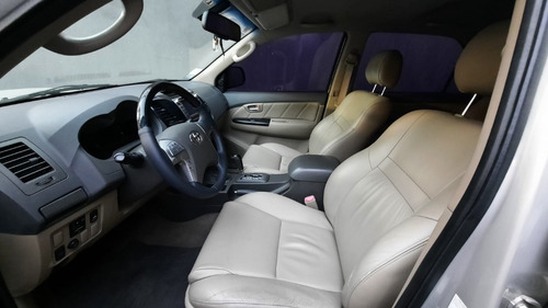 Imagen 11 de 15 de Toyota Sw4 3.0 At 7 As 2013 Durzo Automoviles