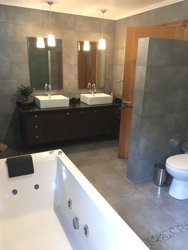Casa En Venta De 5 Dormitorios En Temuco