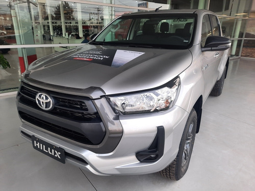 Imagen 8 de 8 de Toyota Hilux 2022 2.8 Cd Srv 177cv 4x4 At