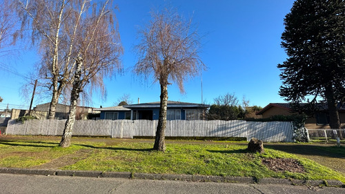 Casa Central Con Ubicación Privilegiada En Pitrufquén