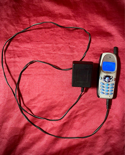 Antiguo Celular Kyocera 2235 Con Cargador Funcionando (Usado)