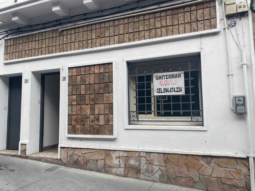 Se Alquila Apto Reciclado A 0 De 60 M. 1 Dorm Más Patio.
