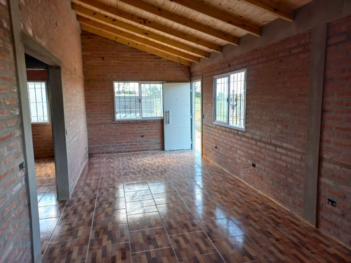 Linda Casa De 2 Dormitorios - Construcción De Ladrillos En 30 Días - S/anticipo