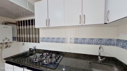 Imagen 7 de 16 de Vendo Apartamento En Primavera(bogota) C.m 23-1249