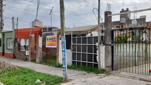 Vendo 2 Casas Con Terreno Propio Zona Comercial Colectivos En Puerta G Catan