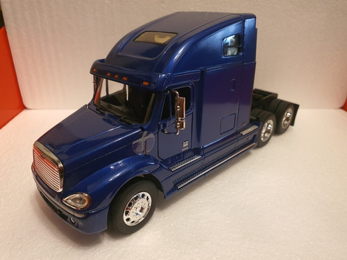 Camion Escala Freightliner Columbia Welly 1:32 Colores