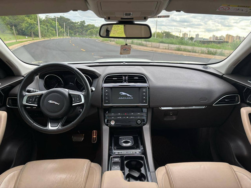 Jaguar F-PACE JAGUAR I/JAG FPACE 20TD PRESTIG 2018