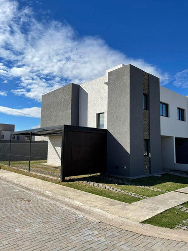 Duplex En Venta - Bº Tejas Ii - Housing Introva - Tres Dormitorios - Apto Bancor