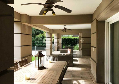Daniela Esteche Realty & Home. Venta Propiedad En Villa Olivos
