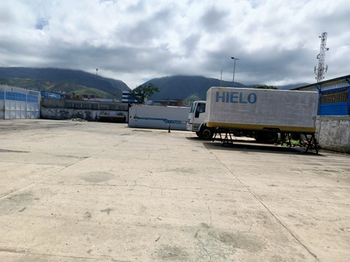 Catia La Mar, Terreno 3030mts. Todo Los Servicios, Muy Bien