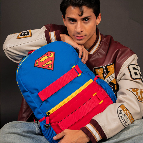 Mochila Juvenil Casual Dc Comics Superman Escudo Hombre