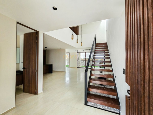 Casa En Venta En Juriquilla
