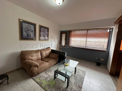 Apartamento Tipo De Estudio, Amoblado Piso Bajo Akmg, Los Mangos Valencia.