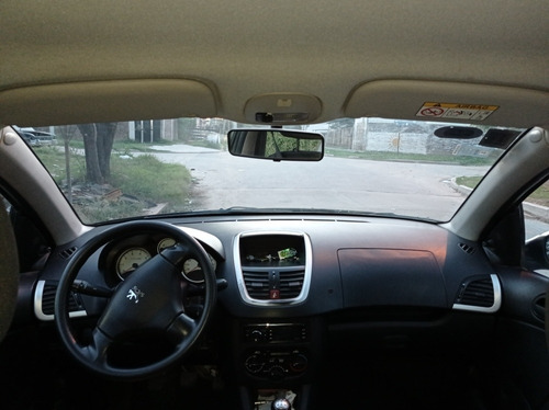 Peugeot 207 2016 1.4 Allure 75cv