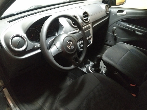 Imagem 10 de 15 de Volkswagen Gol 2015 1.0 City Total Flex 3p Com Direção Hidr