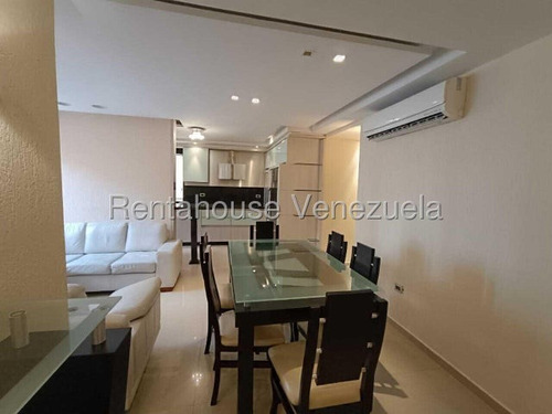 Jv Vende ¡disfruta De Las Increíbles Vistas De La Ciudad Desde Este Céntrico Apartamento! Ubicación Privilegiada Con Fácil Acceso A Todo Lo Que Necesitas. ¡tu Nuevo Hogar Te Espera! 25-21837 Jun27
