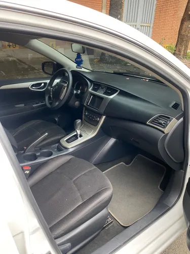 Nissan Sentra 1.8 B17 Advance