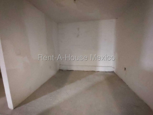 El Castillo - Renta, Bodega Comercial De 525 Metros Con Oficina | Rahqro