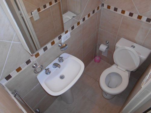 Imagen 10 de 10 de Ref 210 Edif.ancora,depto De 2 Dorm,1 Baño Comp Y Toilette.