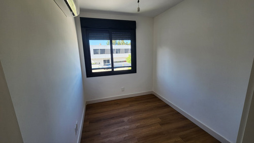 Casa De 3 Dormitorios En Complejo Parque Miramar