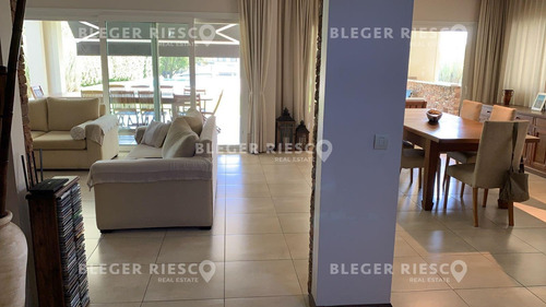 Imagen 7 de 30 de Casa En Venta Ubicado En Santa Catalina, Villanueva, Tigre