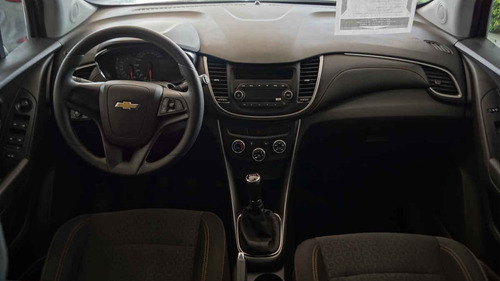 Imagen 12 de 15 de Chevrolet Trax 2018 5p Ls L4/1.8 Man