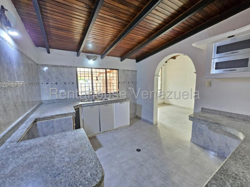 Casa En Venta La Morita I Urb Los Sauces Maracay 25-18599 Apd