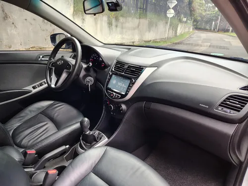 Hyundai Accent 1.6l 4 p