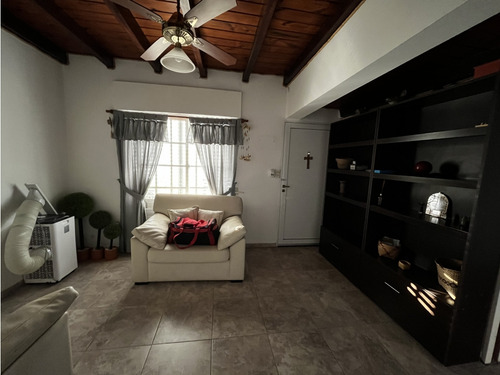 Vendo Casa Con Pileta En Caseros, Entre Ríos.
